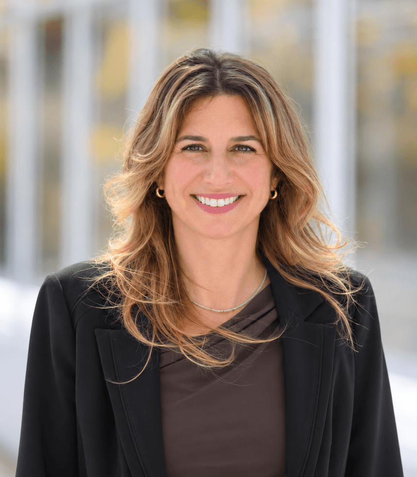 Leslie Chavez headshot