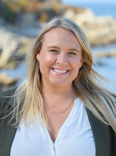 Lindsey Stevens headshot