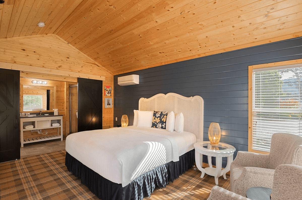 Carmel River Inn and Cottages interior room